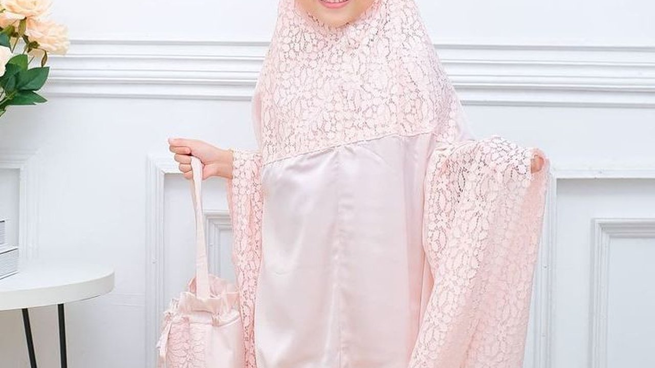 Cara Memilih Mukena Anak agar Nyaman Dipakai Si Kecil
