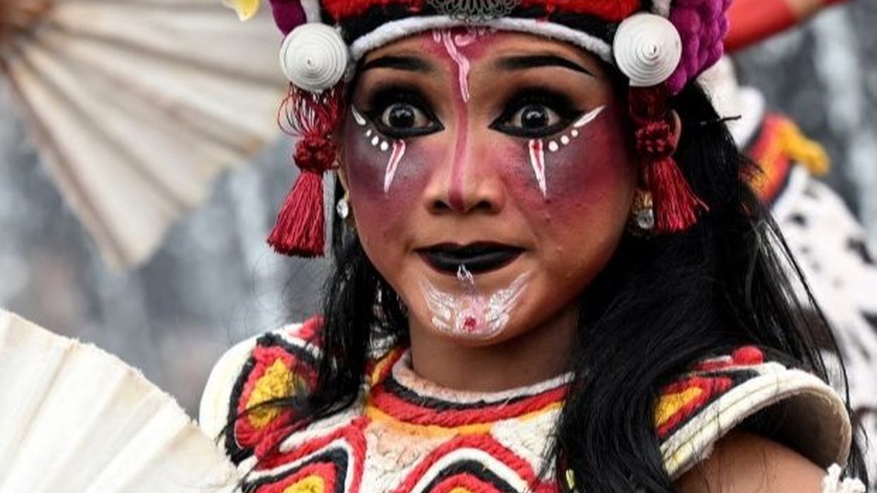 FOTO: Semarak Parade Tarian Ogoh-Ogoh Menjelang Hari Raya Nyepi di Bali