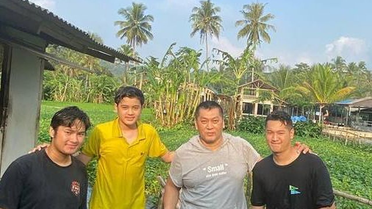 Momen Hangat Mendiang Donny Kesuma Bersama Ketiga Putranya Kini Tinggal Kenangan, Dikenal Sosok Ayah Peyayang