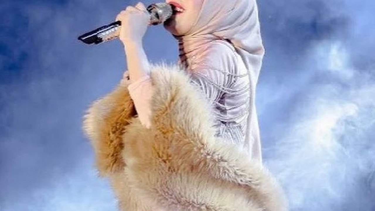 Manggung di Serdang Bedagai Berikut Ini 8 Potret Madhani DA dalam Berbagai Busana