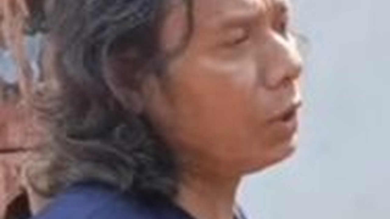 Dulu Jualan di Kaki Lima, Kini Eks Pegawai BUMN Ini Sukses Punya Pabrik Kerupuk Kulit, Omzet Rp700 Juta Perbulan