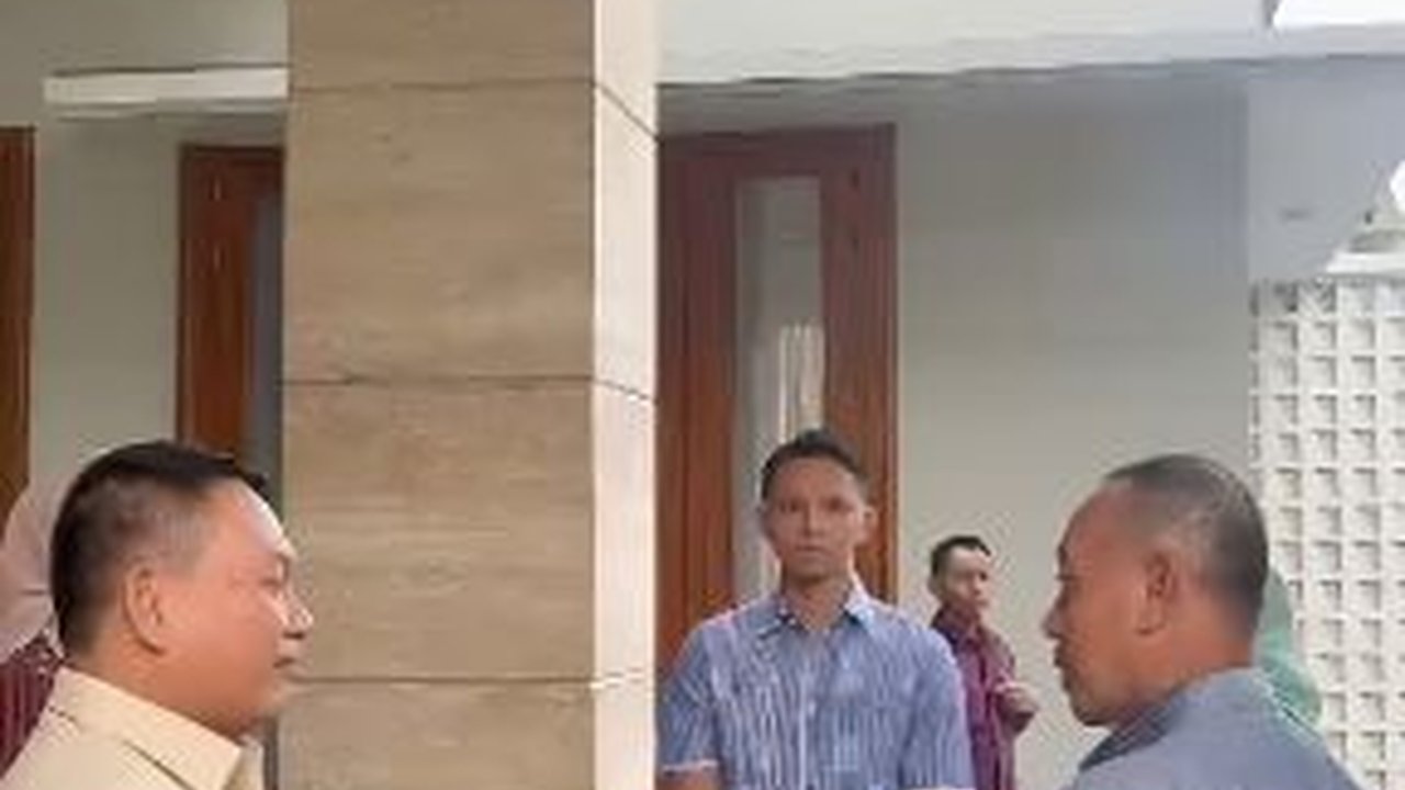 Momen Hormat Dudung Bertemu Eks Kasad Mulyono, Jenderal Bersahaja Buang Pangkat Depan Prajurit