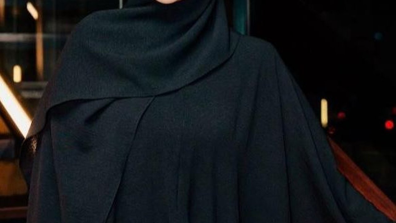 Cantiknya Azizah Salsha jadi Model Busana Muslim, Penampilannya Berhijab Disebut 'Ukhti'