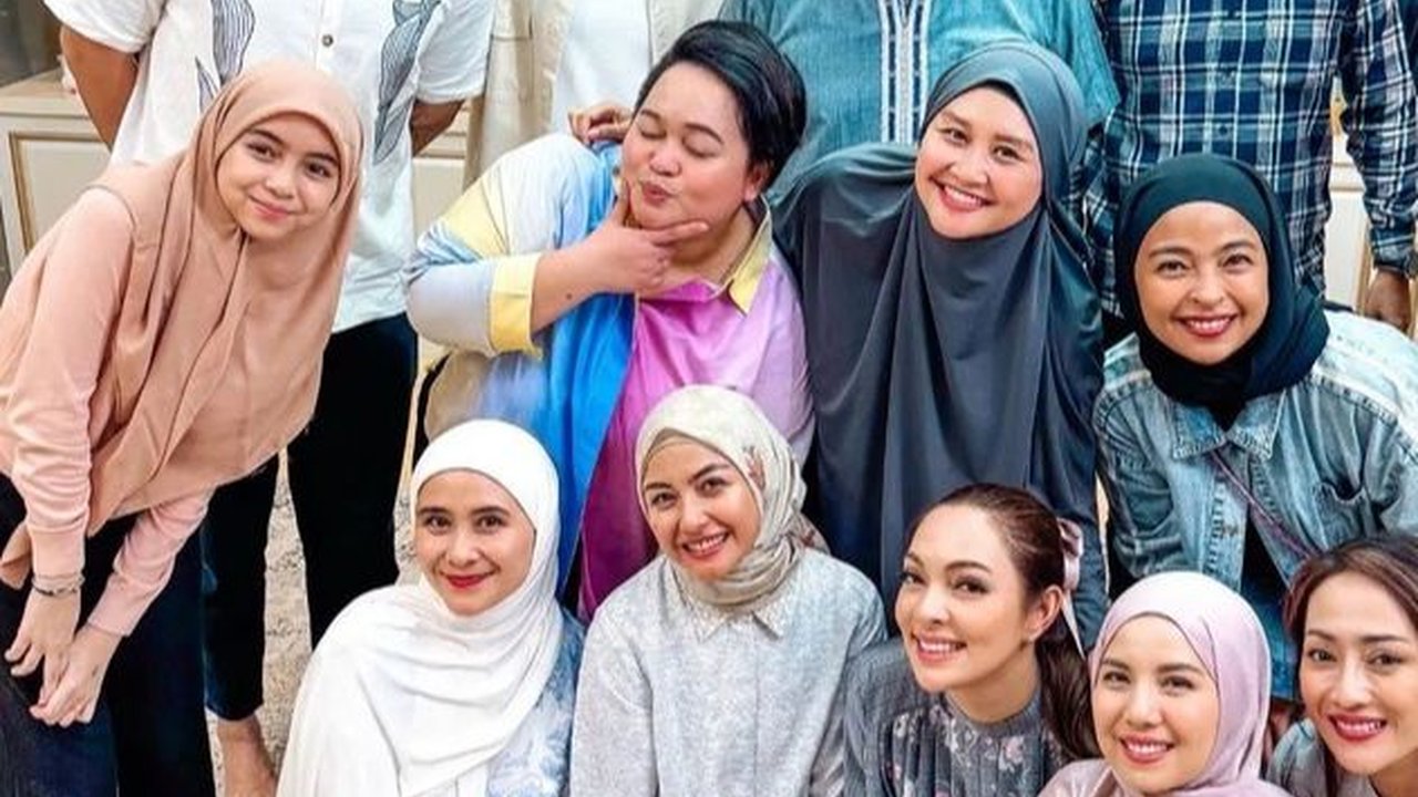 Sienna Jadi Sorotan, 8 Foto Bukber Para Artis di Rumah Mewah