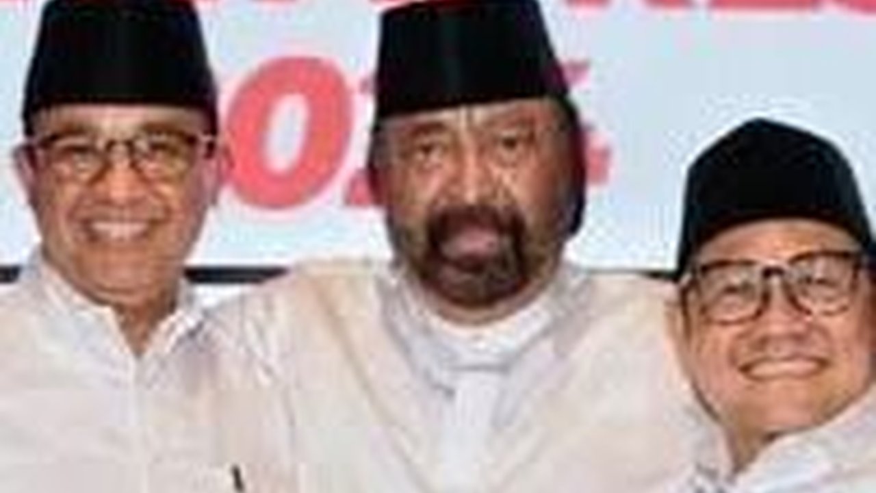 VIDEO: Anies Cium Tangan Surya Paloh, Dibalas Rangkulan Hangat di Rumah JK