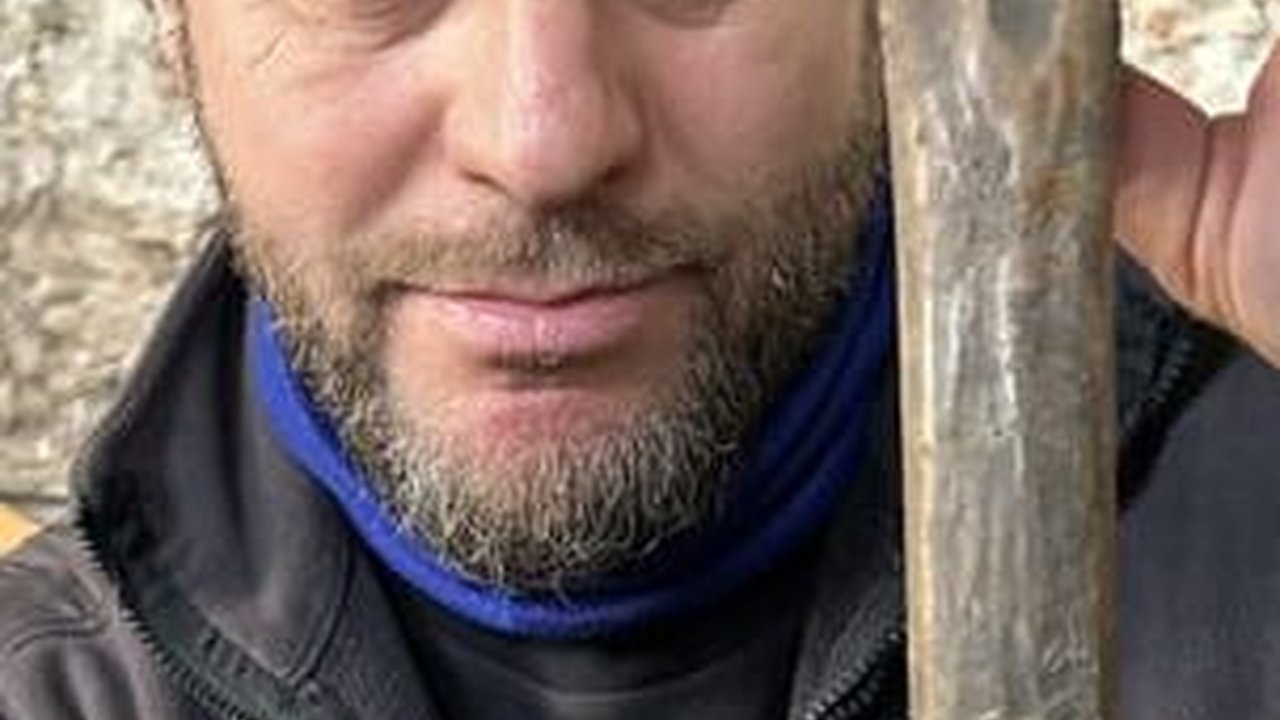 Sedang Menggali di Basement Rumah, Arkeolog Temukan Alat Seluncur Es Berusia 1.000 Tahun