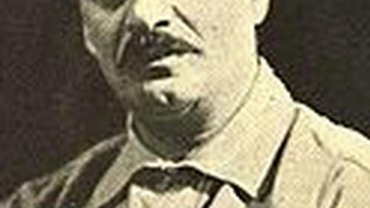 45 Puisi Kahlil Gibran yang Menyentuh Hati & Penuh Cinta