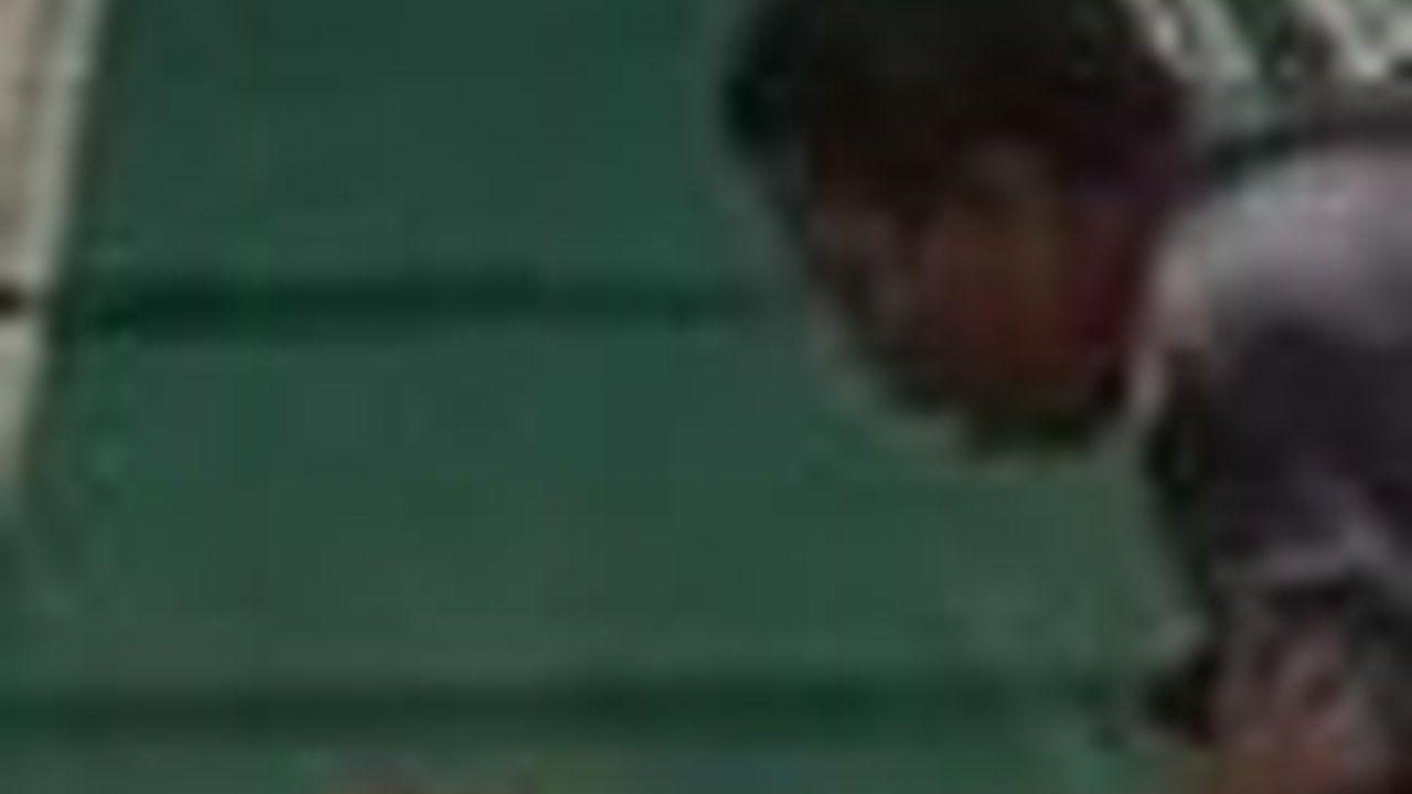 Momen Kocak, Jemaah Coba Padamkan Api di Tengah Musala