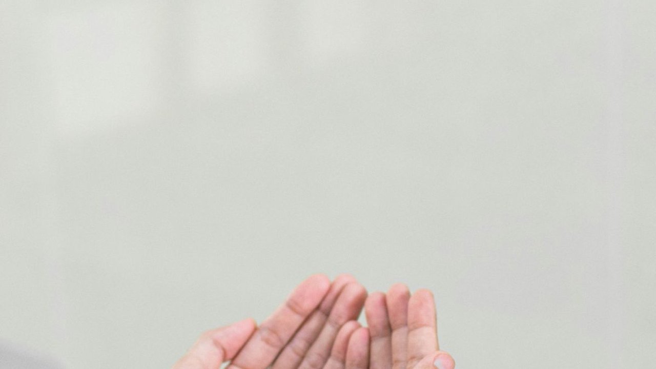 Doa Khotbah Kedua Salat Jumat, Lengkap Beserta Artinya