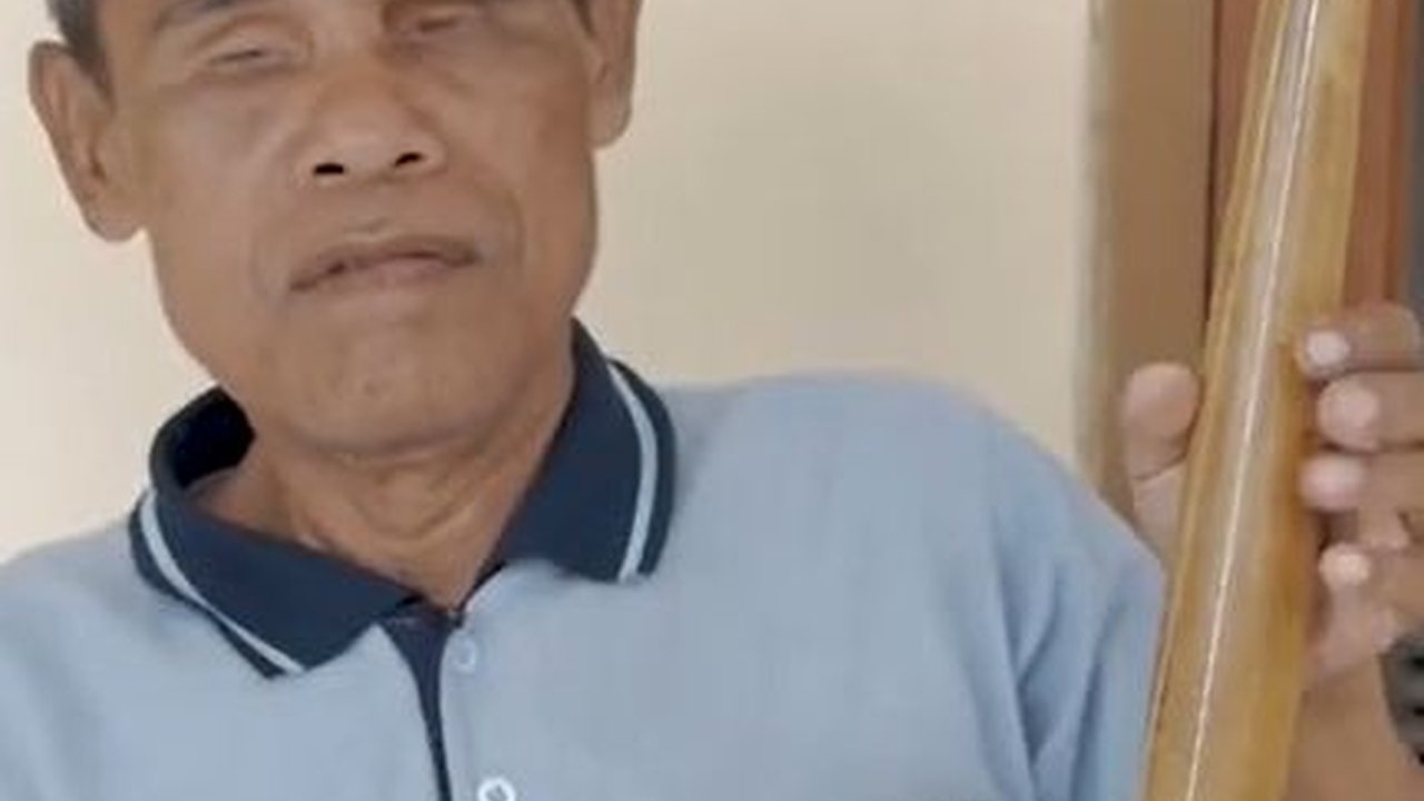 Kisah Inspiratif Apih Uta, Lentera Bagi Rebab Sunda yang Hampir Punah