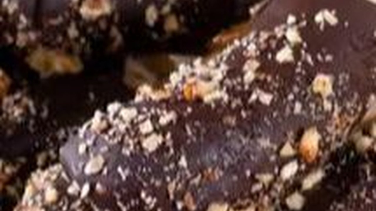 7 Resep Es Pisang Cokelat yang Enak dan Segar, Cocok untuk Takjil