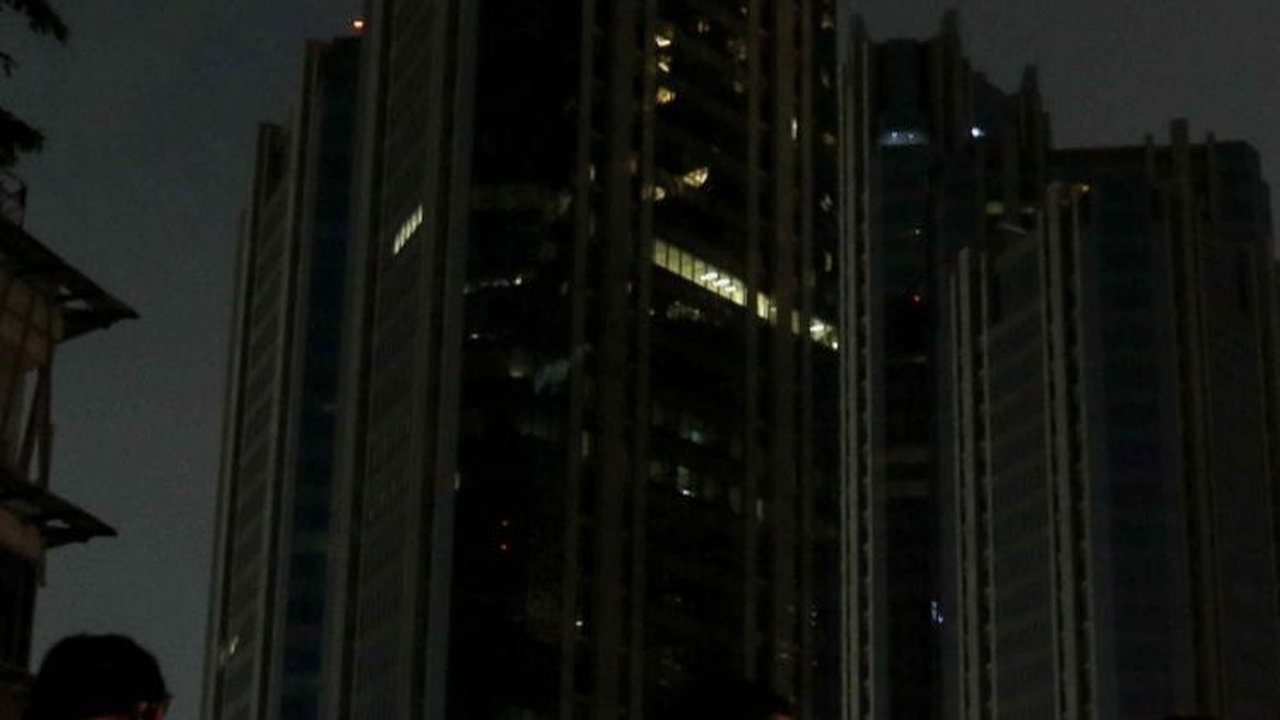 FOTO: Kampanye Hemat Energi, Ini Suasana Jakarta saat Earth Hours Selama 90 Menit