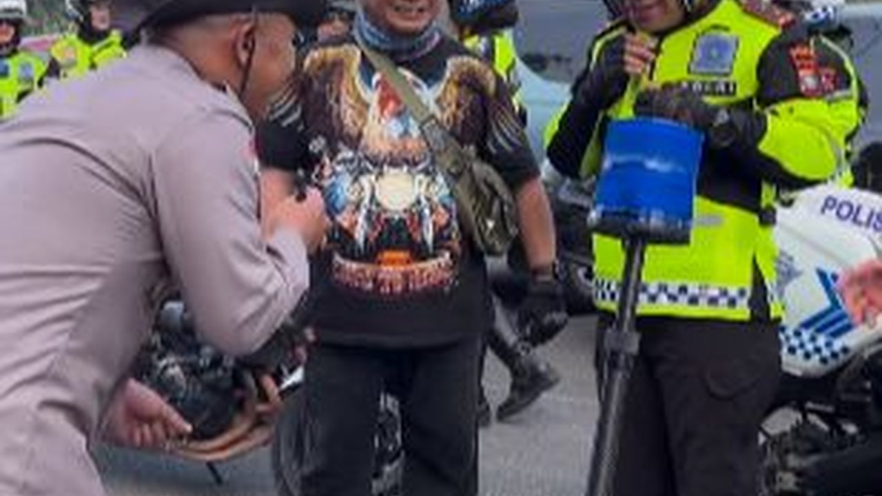 Om Rocker 'Cegat' Jenderal Polisi di Pinggir Jalan, Ini yang Dilakukannya