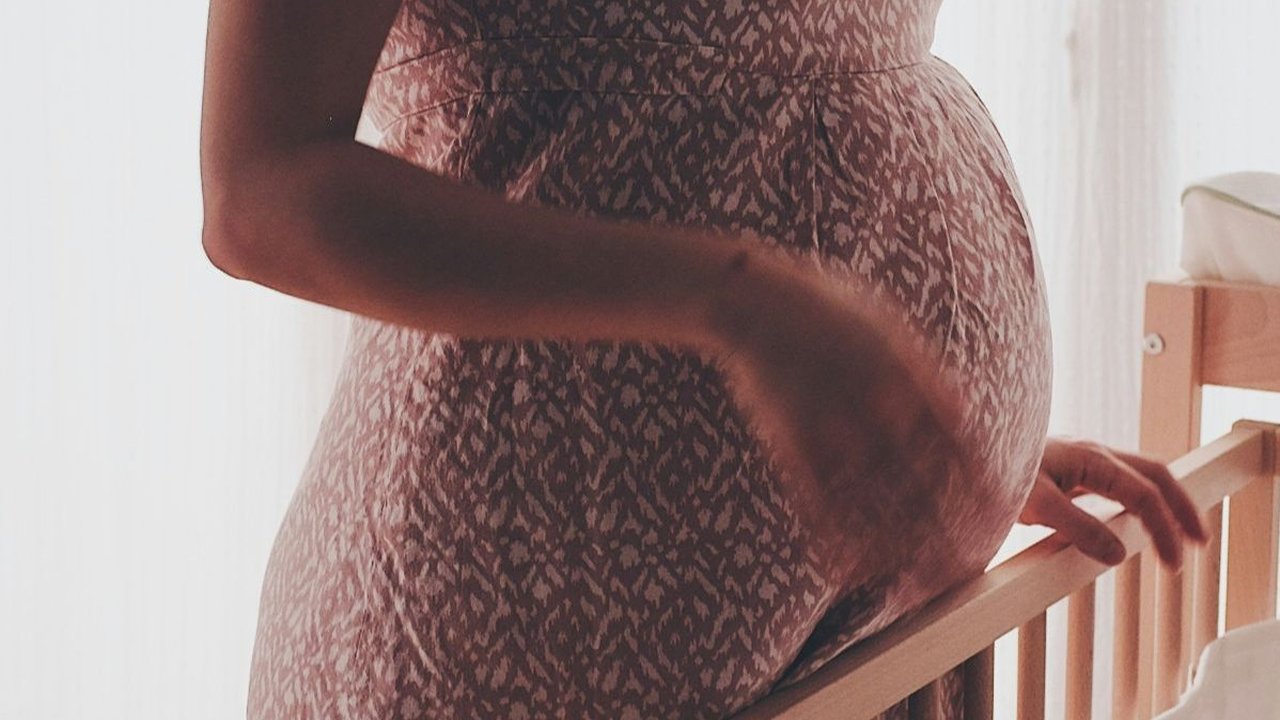Arti Mimpi Istri Melahirkan, Mendapat Rezeki hingga Fitnah Banyak Orang