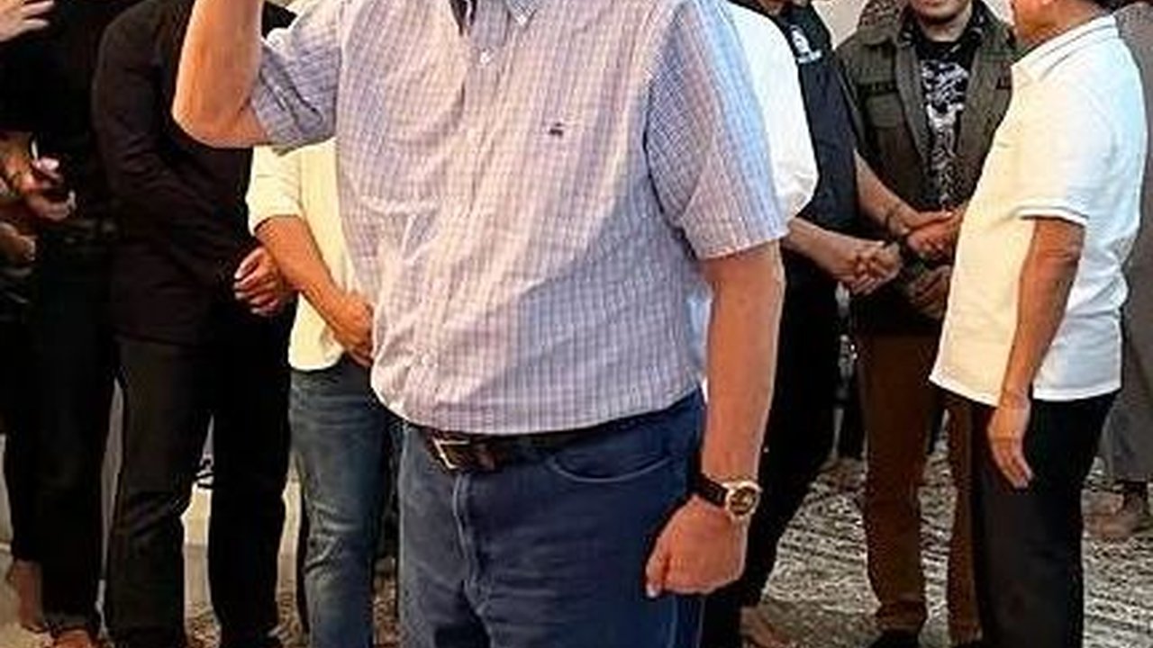 Momen Luhut Binsar Panjaitan Hormat ke Prabowo, Langsung Sebut Mister Presiden