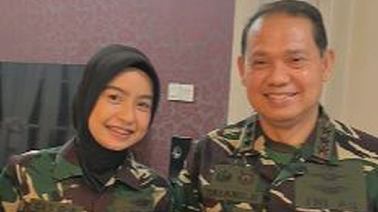 Momen Ajudan Istri Bintang 3 TNI Diberi Kejutan Ultah sama Komandan, Sweet Banget Dikira Putri Sang Jenderal