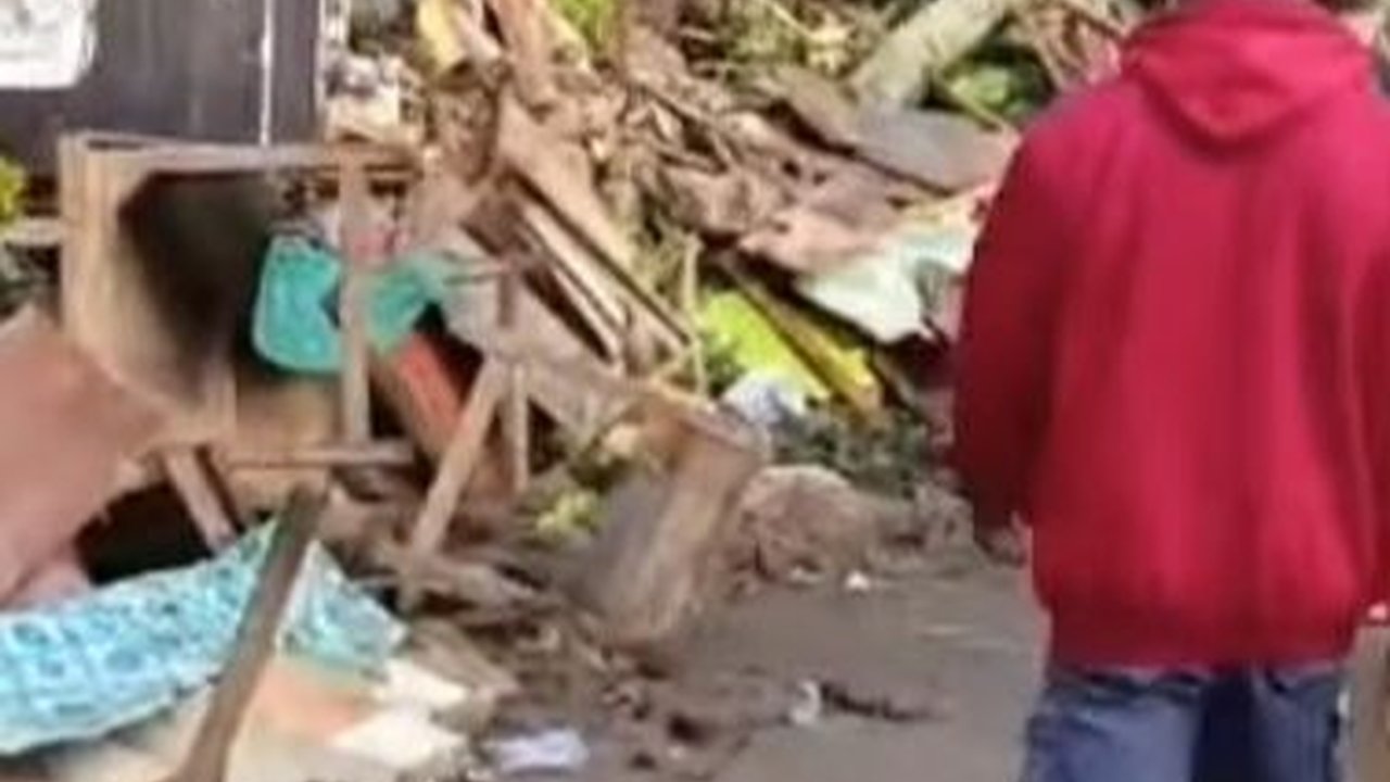 Potret Hujan Deras Guyur Desa Sidomulo Pekalongan Sepanjang Hari, Sebabkan Banjir hingga Tanah Longsor