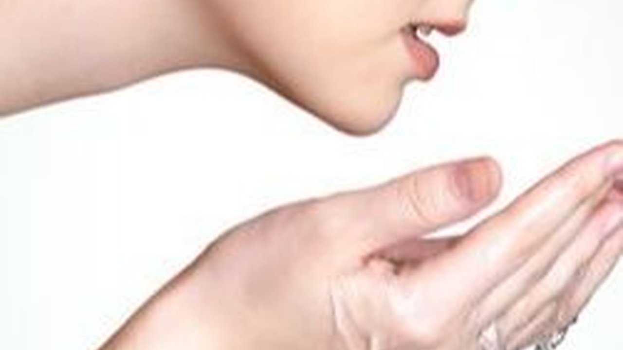Mengapa Tidak Langsung Cuci Muka Setelah Terpapar Matahari? Ini Kata Dokter
