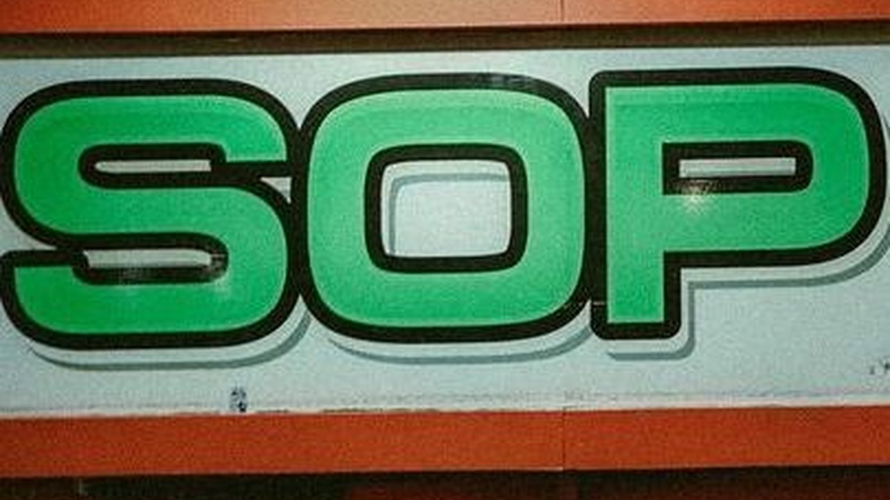 Momen Jenderal Bintang Tiga Turun ke Dapur Warung Sop, Racik Menu Favorit Sampai 'Dijaga' Pelayan