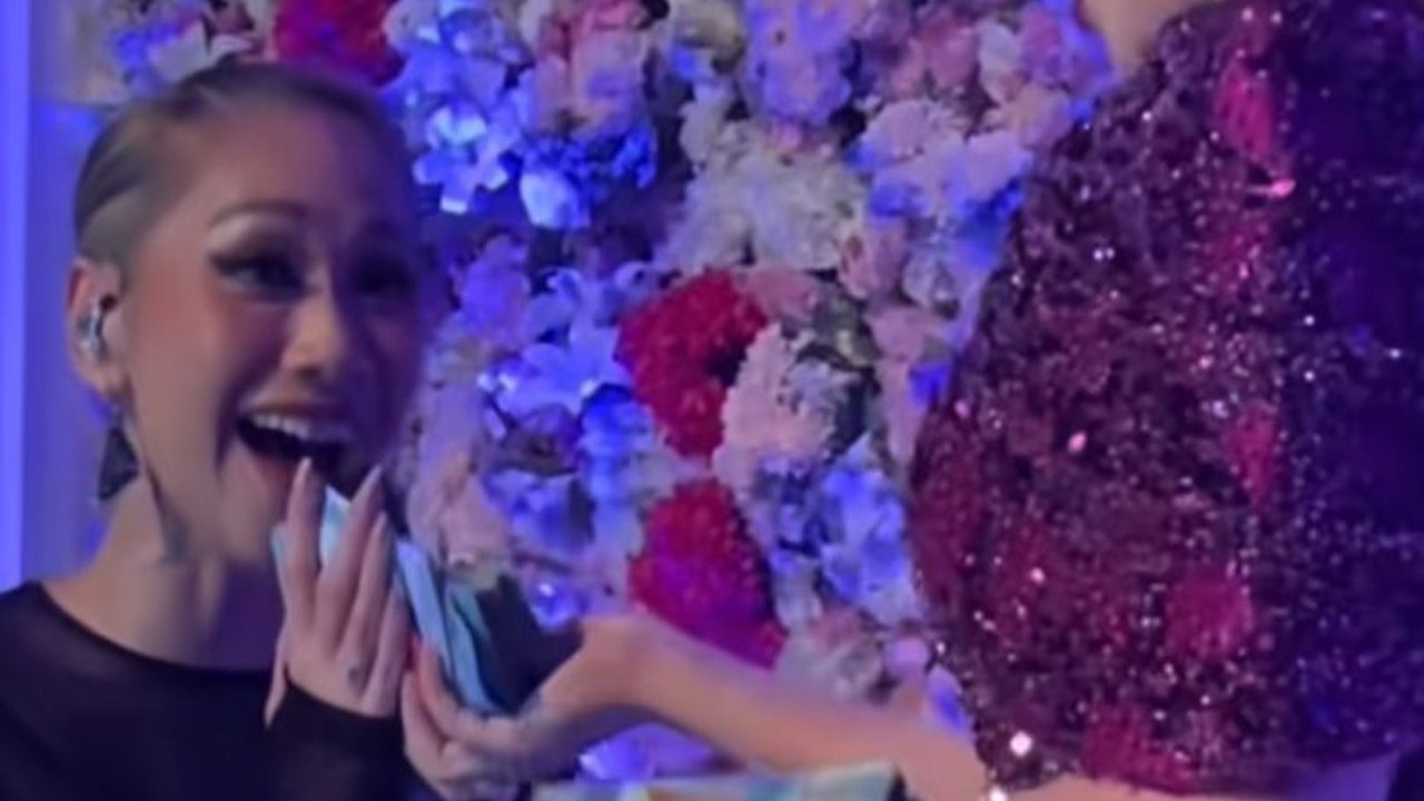 Momen BCL Lagi Nyanyi Disawer Gepokan Uang jadi Sorotan, Begini Reaksinya