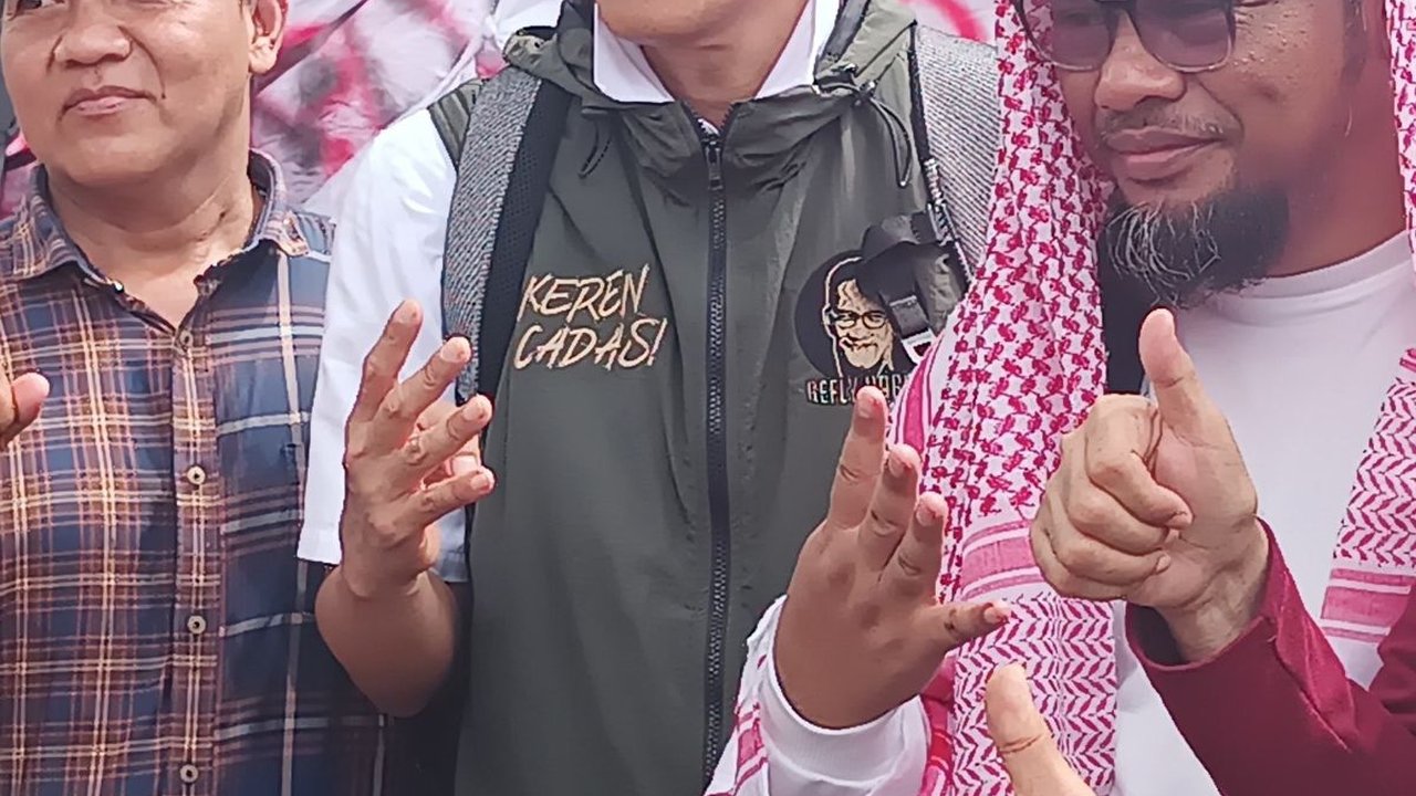 Demo Depan DPR, Refly Harun Tolak Paslon Menang karena Curang Hingga Makzulkan Jokowi