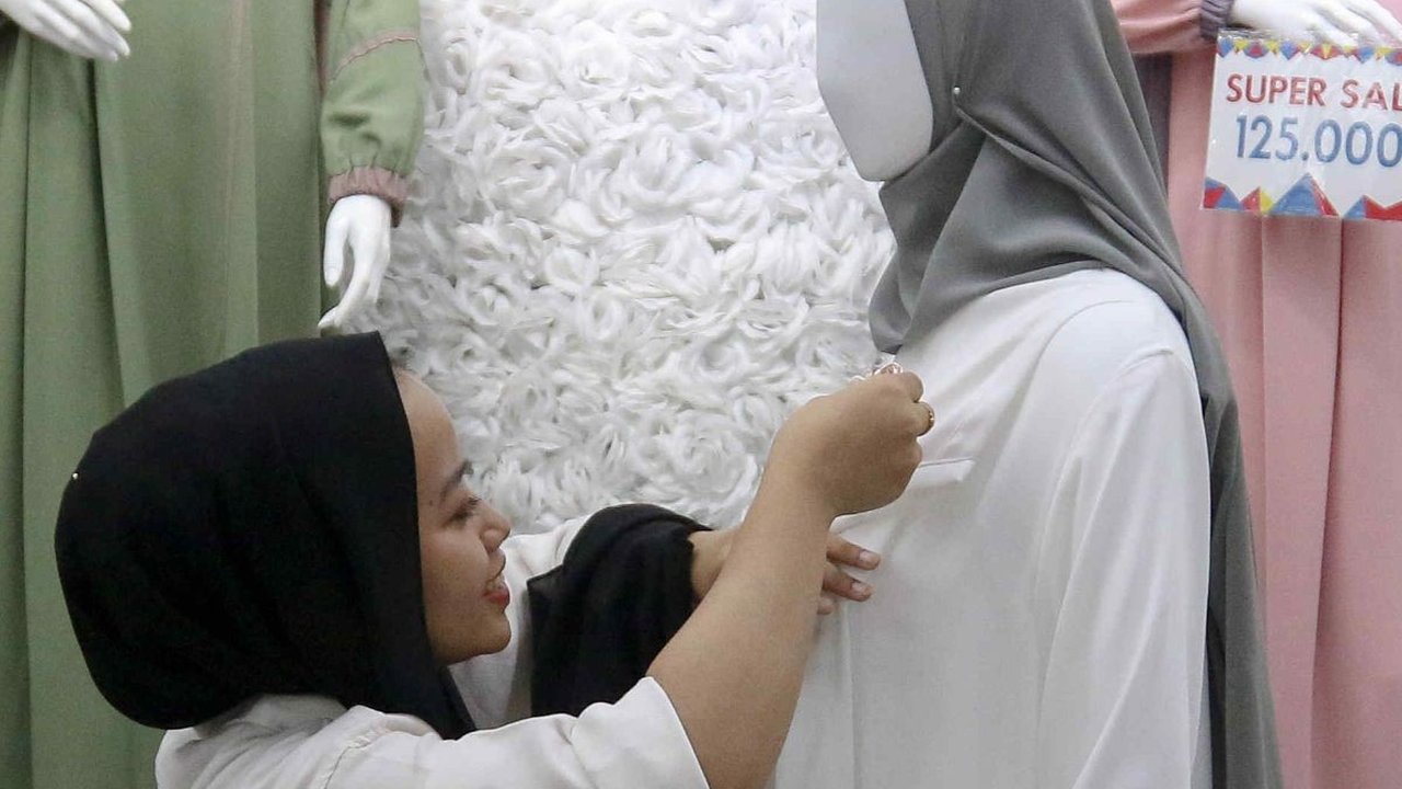 FOTO: Jelang Ramadan, Omzet Pedagang Pasar Tanah Abang Naik 70 Persen