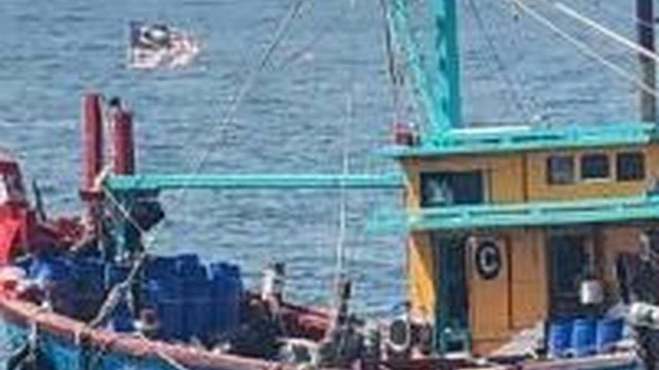 Polisi Tangkap Kapal Pencuri Ikan Berbendera Malaysia di Selat Malaka Kepri