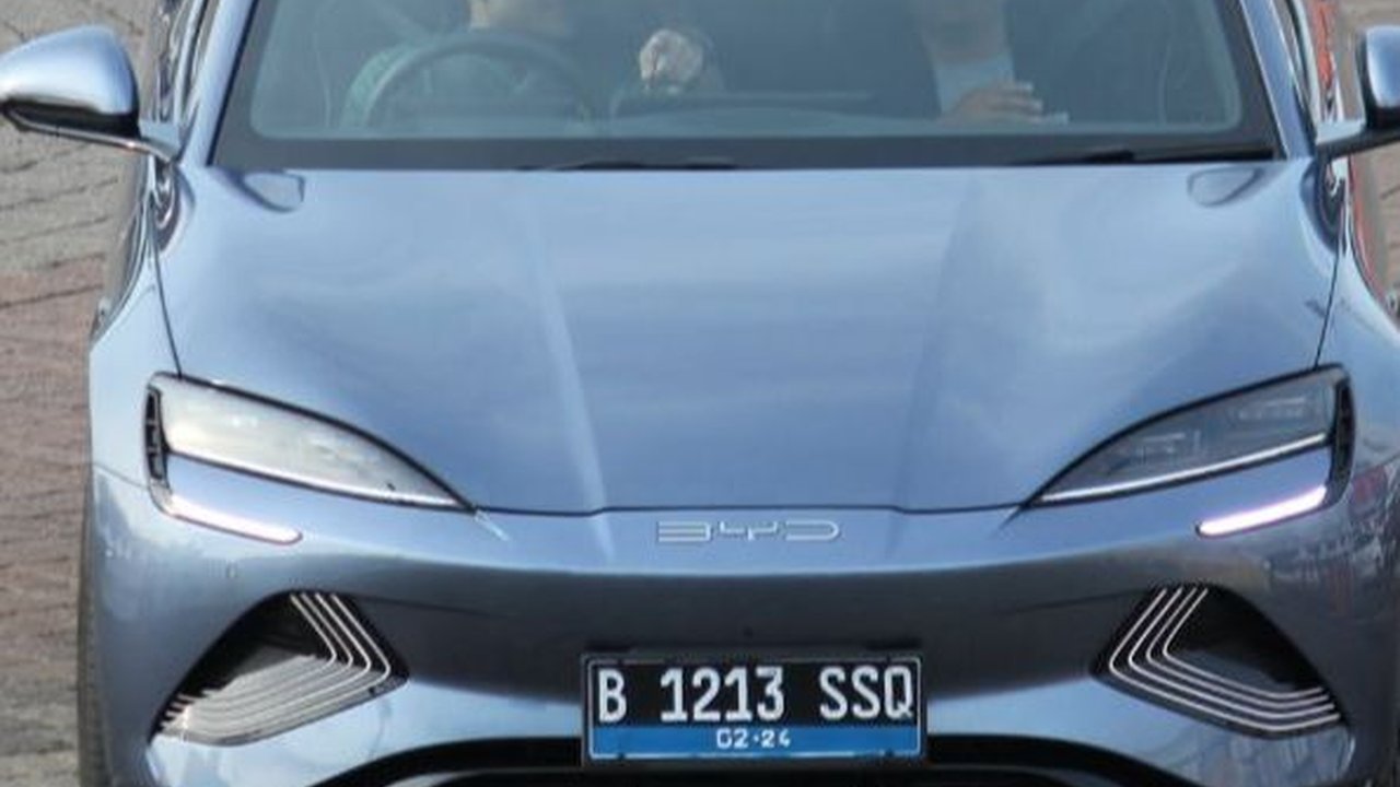 Premi Asuransi Kendaraan Listrik Lebih Mahal dari Kendaraan Bensin, Begini Penjelasan OJK