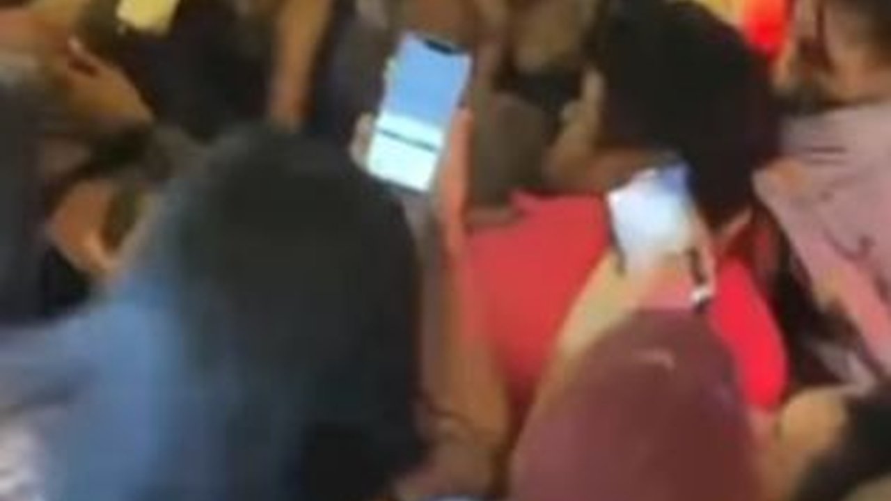 Berebut Wilayah, Ladyboy Thailand Tawuran dengan Waria Filipina di Bangkok