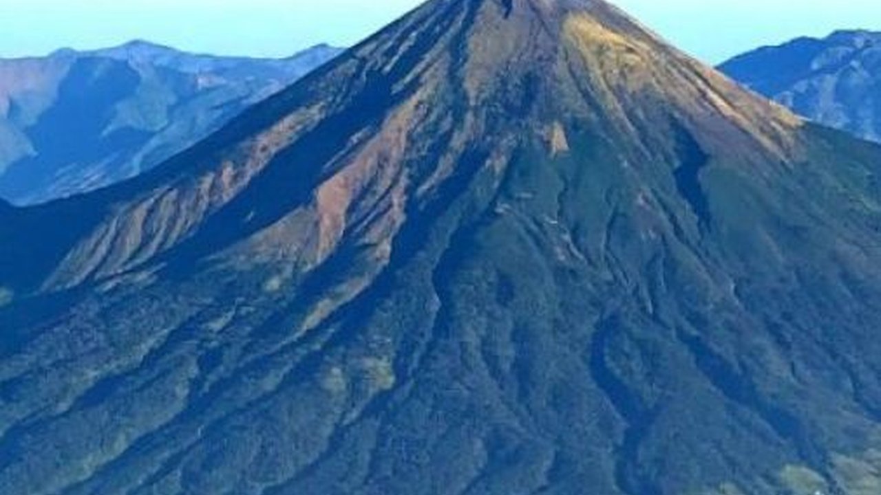 Kumpulan Mitos Gunung Sumbing, Mulai dari Hunian Jin hingga Peradaban Purba