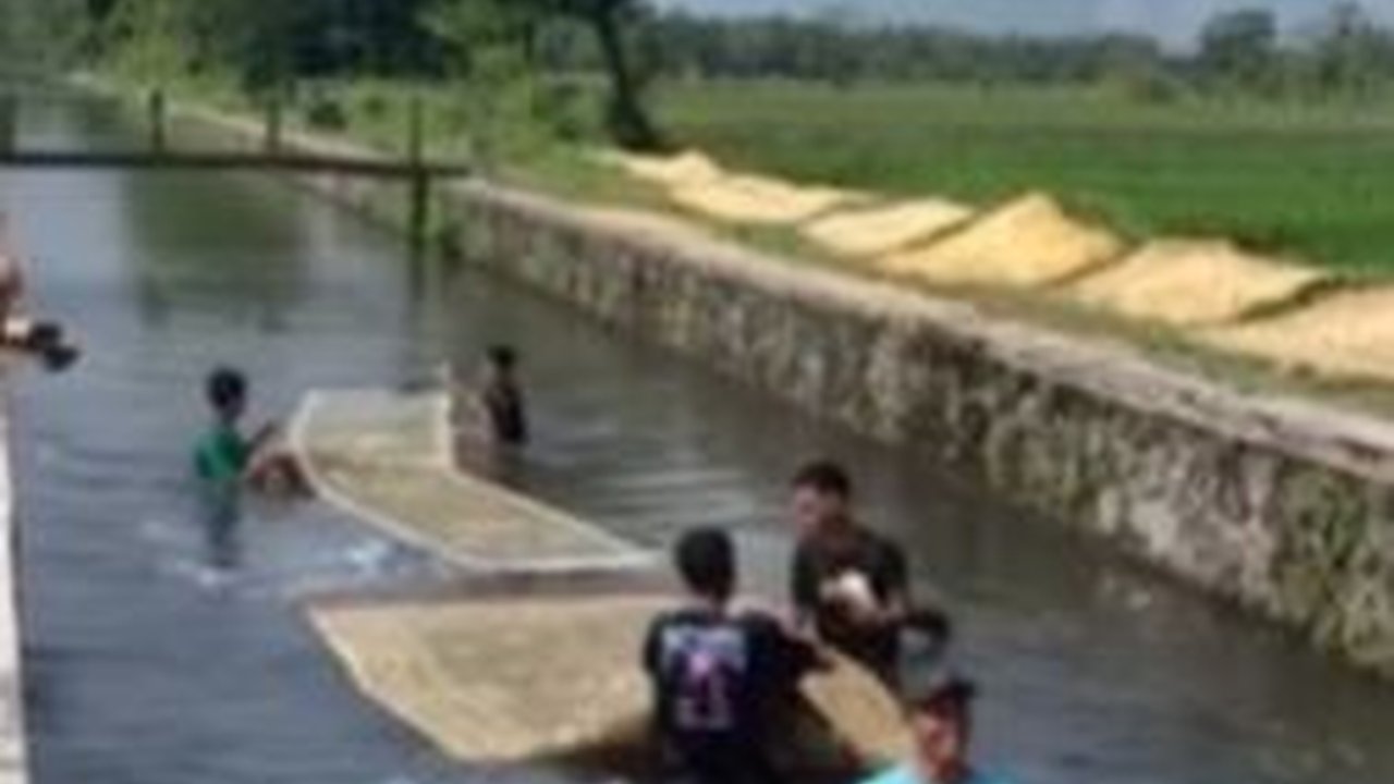 Cuci Tikar Sambil Main Air, Begini Keseruan Warga Bantul Sambut Bulan Ramadan