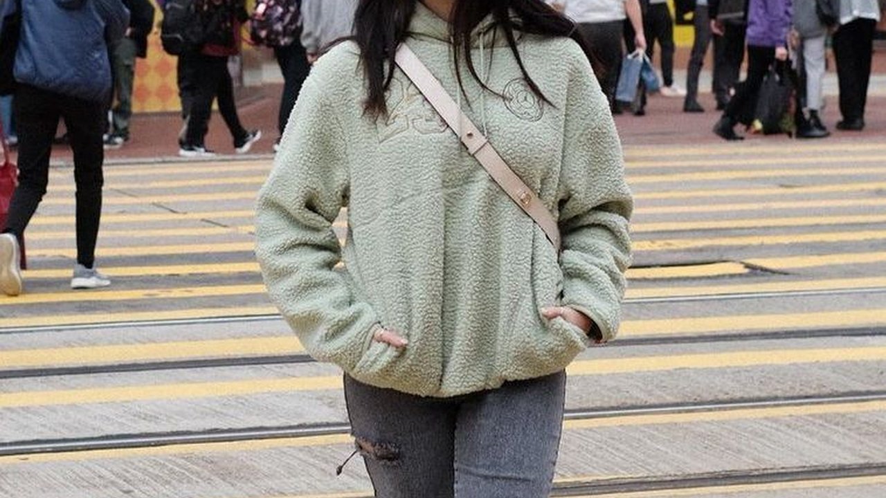 Celana yang Cocok untuk Hoodie, Bikin Kamu Jadi Modis
