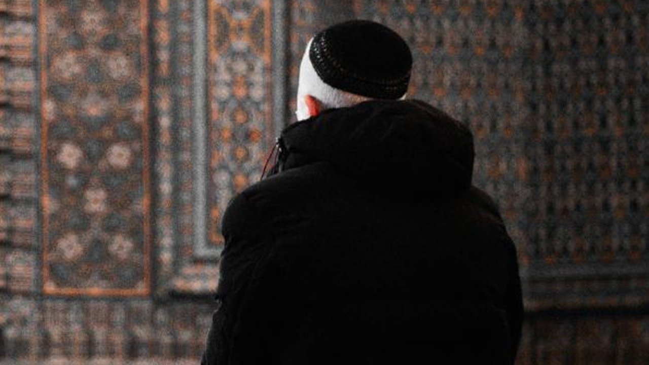 Bacaan Doa Setelah Sholat Fardhu Singkat, Lengkap Beserta Artinya