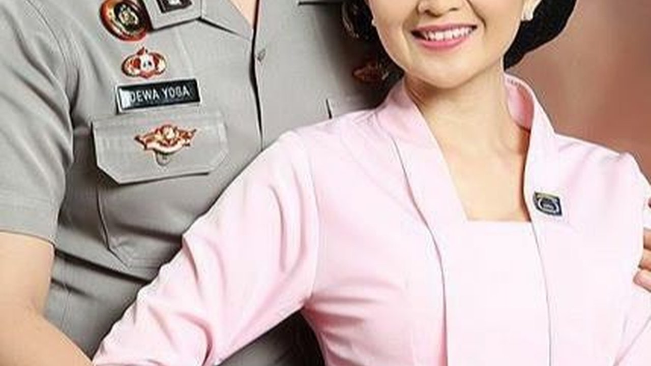 Rela Tinggalkan Gemerlapnya  Dunia Hiburan, Ini Sederet Selebritis yang Kini Jadi Istri Abdi Negara