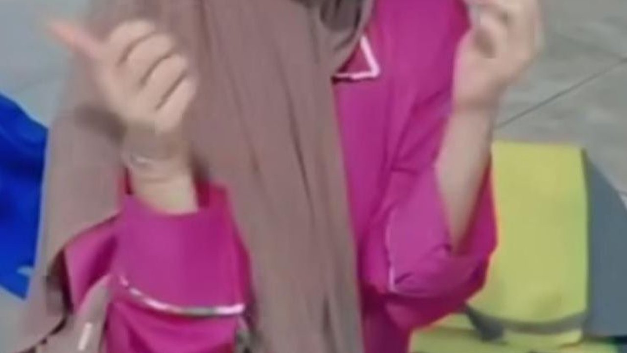 Jarang Tampil di TV, Zaskia Gotik kini Jualan Hijab dan Baju Muslim 'No Malu-Malu'