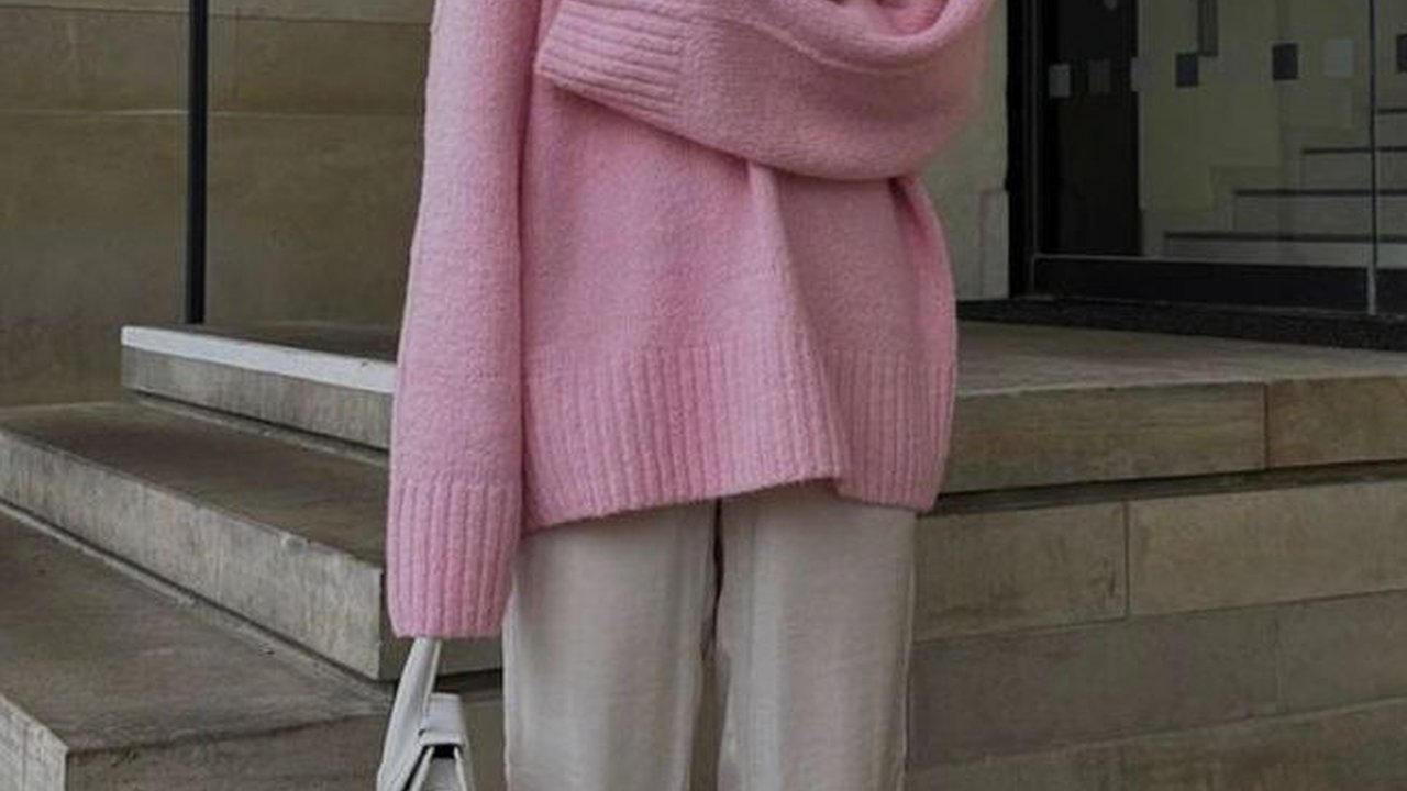 Celana Apa yang Cocok untuk Baju Pink? Yuk Mix dan Match