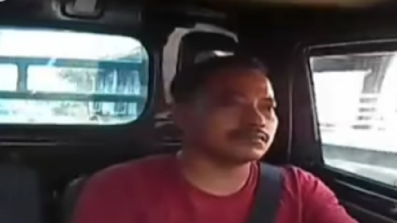 Terekam CCTV Polisi Terima 'Uang Damai' dari Pemobil di Jalan, Minta Rp50 Ribu Tapi Jangan Receh