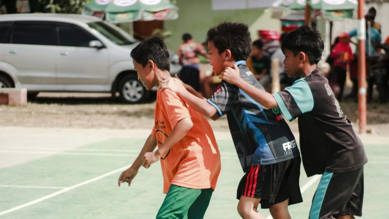 Sambutan dapat dimulai dengan ungkapan rasa syukur dan bangga atas pencapaian kemerdekaan bangsa.