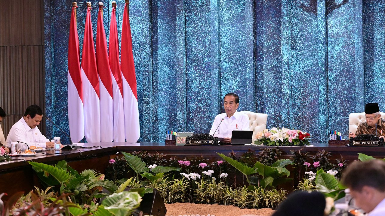 Rapat kabinet paripurna di IKN, Senin (12/8).