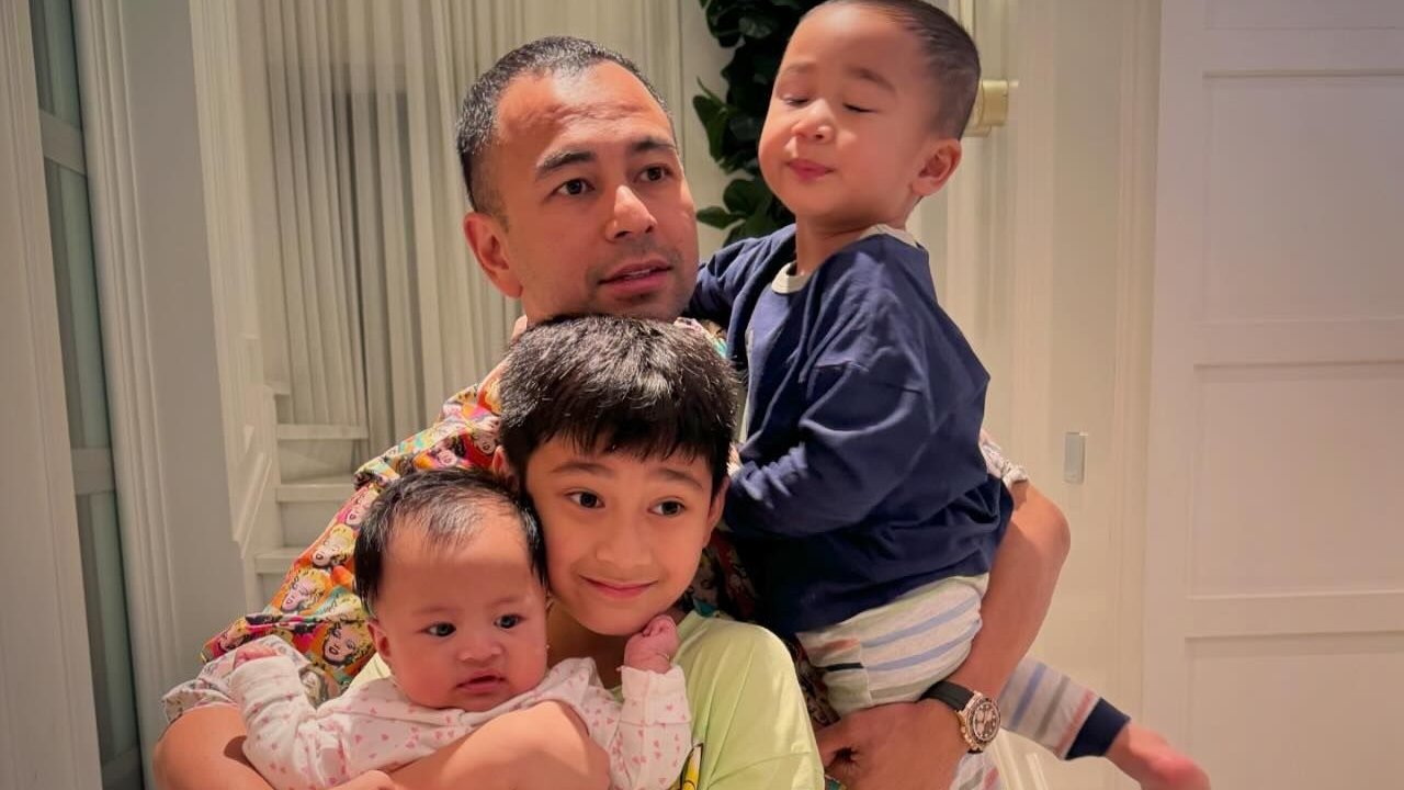 Potret Raffi Ahmad Bersama Anak-anak