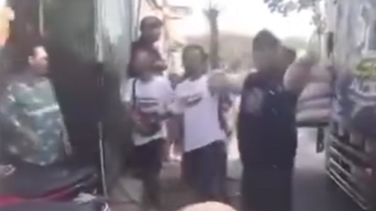 Viral Emak-Emak di Pati Nyaris Diamuk karena Siram Peserta Karnaval Sound Horeg