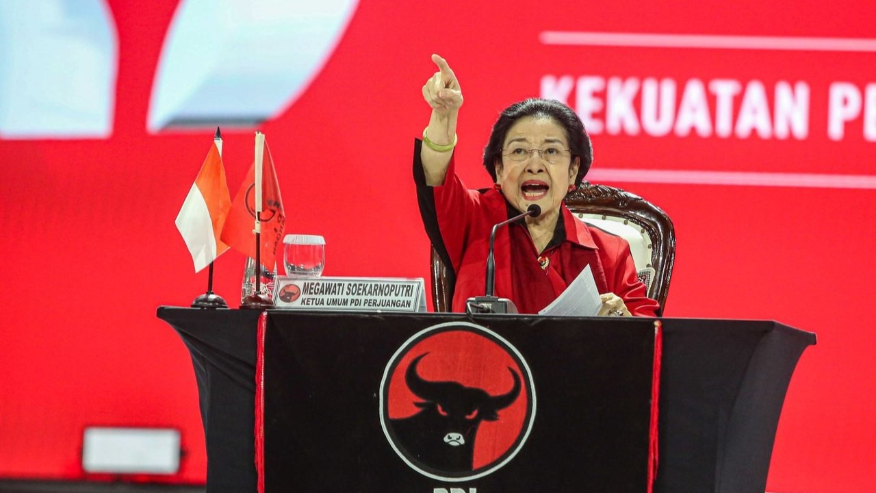 Ketua Umum PDI-P Megawati Soekarnoputri saat memberikan pidato penutupan Rakernas V PDIP di Beach City International Stadium Ancol, Jakarta Utara, Minggu (26/5/2024). Liputan6.com/Angga Yuniar