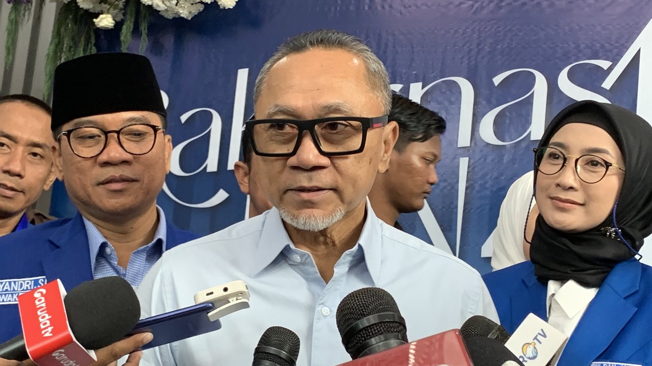 Zulkifli Hasan alias Zulhas mengaku, aspirasi kader merupakan suara kehormatan, namun sekaligus beban baginya yang kembali memintanya menjadi Ketua Umum PAN atau Ketum PAN. (Liputan6.com/Delvira Hutabarat)