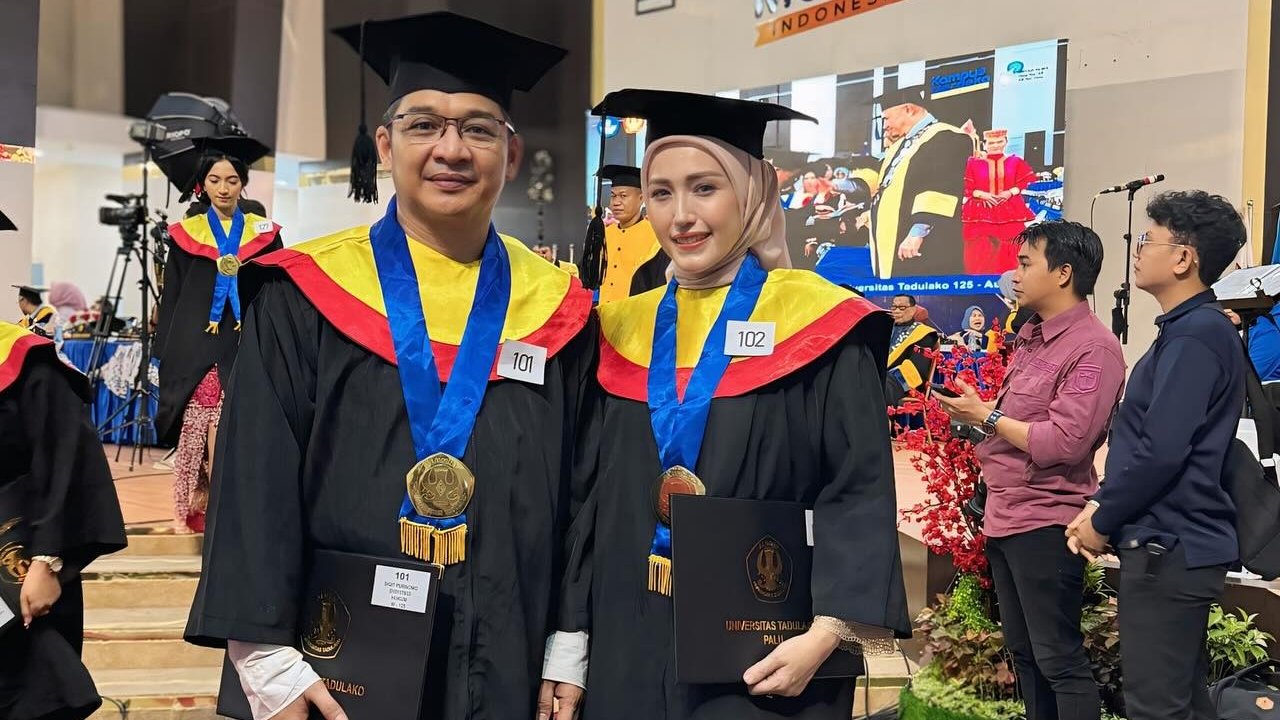 Potret Kompak Pasha Ungu dan Adeli di Momen Wisuda