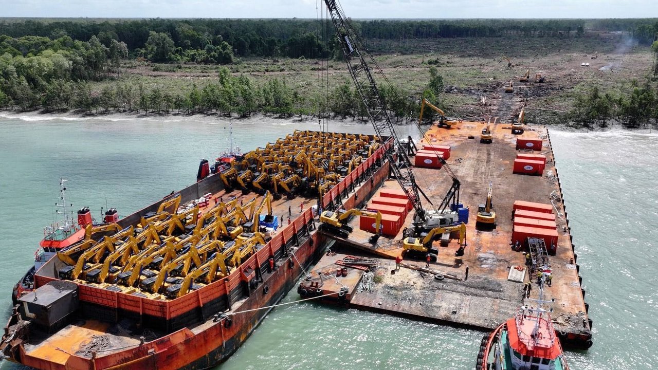 Ekskavator pesanan Haji Isam