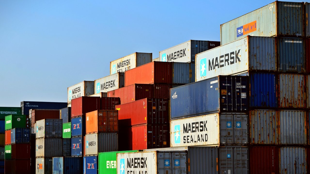 Ilustrasi bongkar muat beras impor (Istimewa)