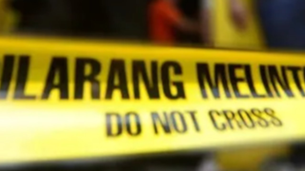 Belum diketahui penyebab cek cok pasangan suami istri ini.