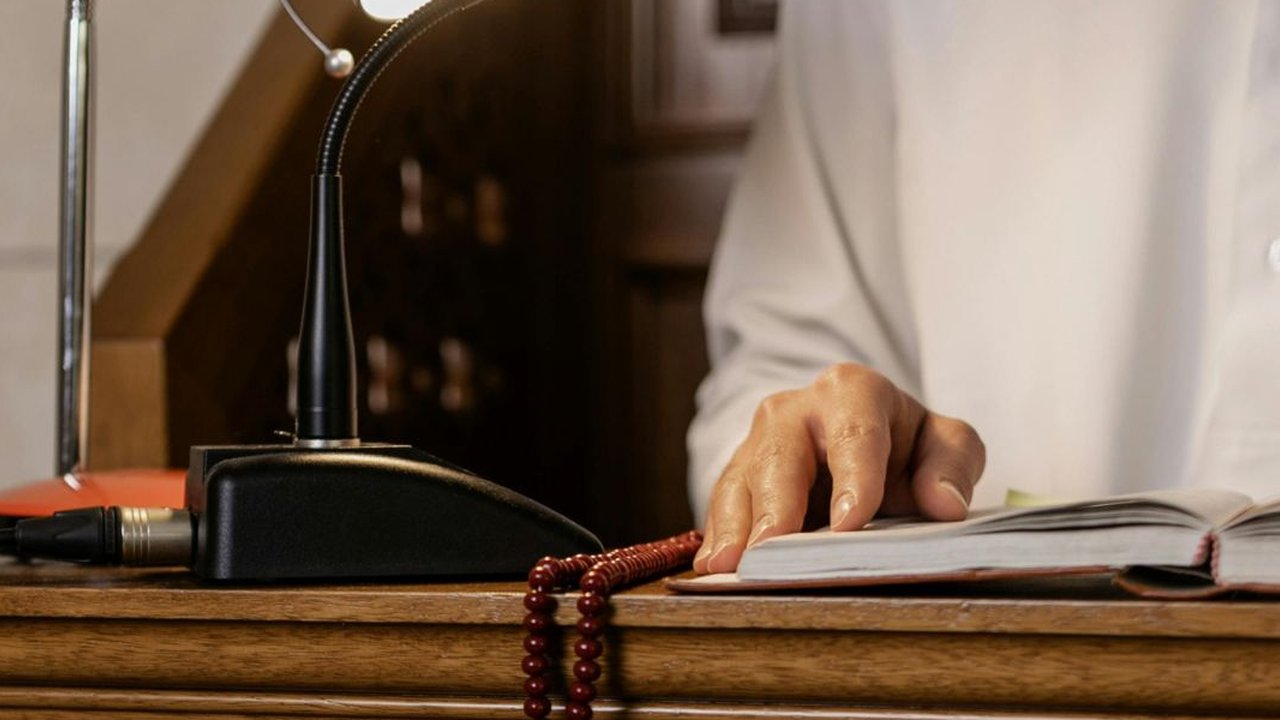 Contoh khutbah Jumat menyambut hari kemerdekaan Indonesia ke-79.