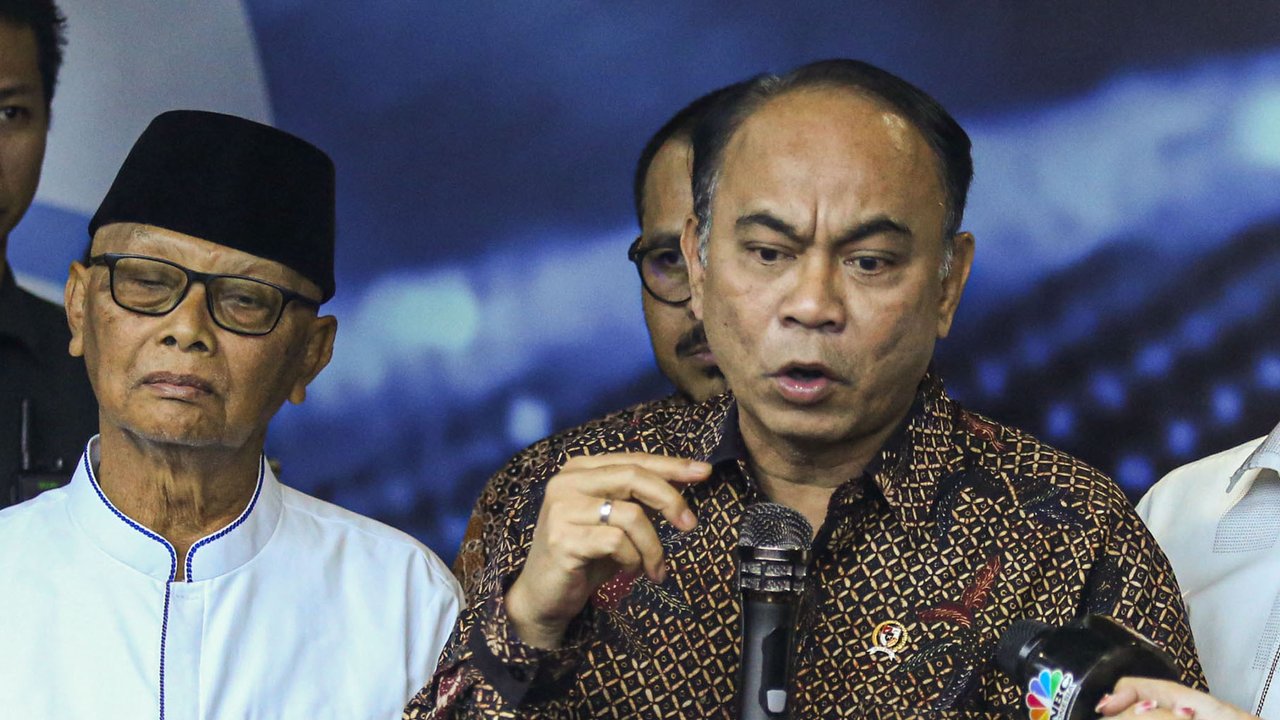 Menkominfo Budi Arie Setiadi meminta sosialisasi pencegahan judi online terus dilakukan dengan sasaran masyarakat luas. Hal tersebut bisa dilakukan melalui satuan kerja di Kementerian Kominfo. (Liputan6.com/Angga Yuniar)