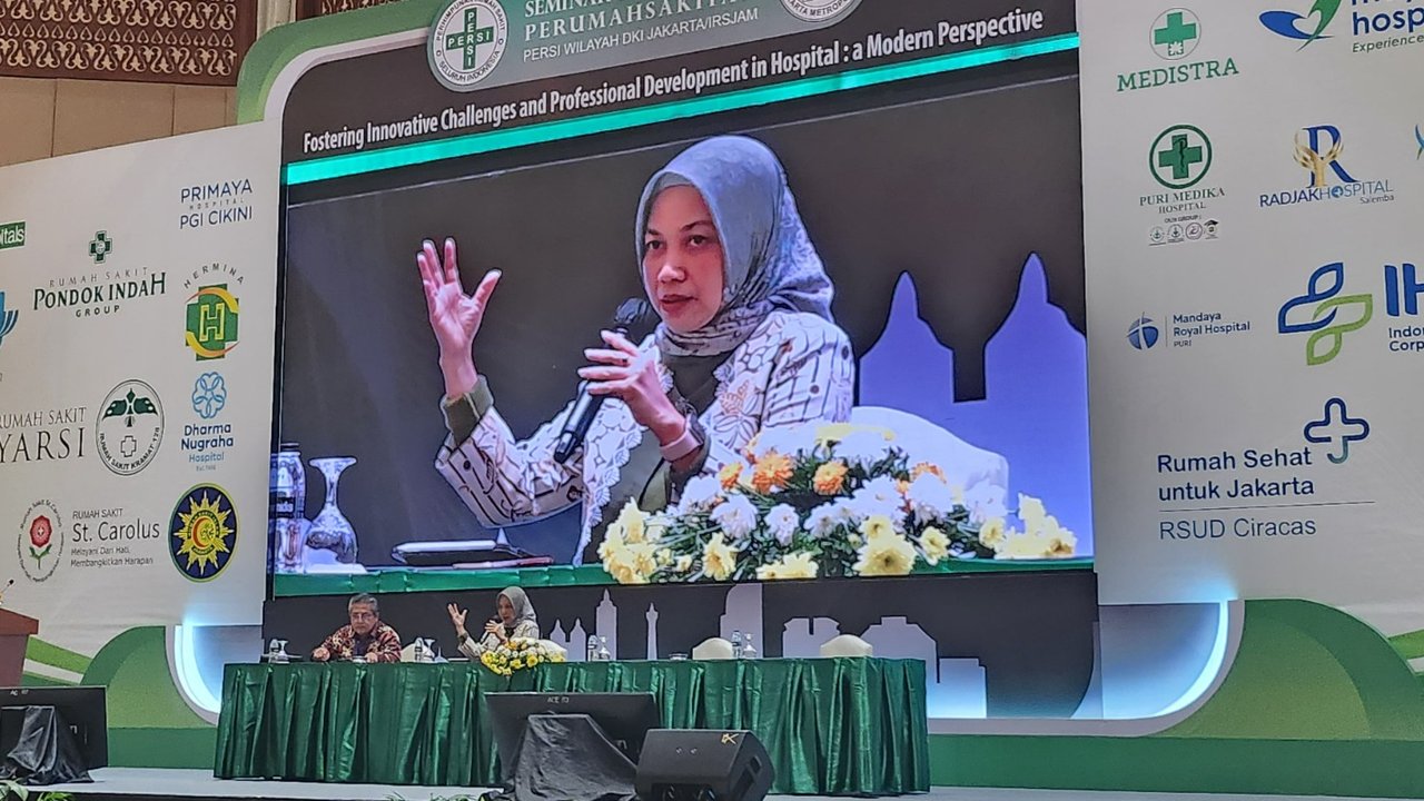 CEO AdMedika periode 2021-2024 Dwi Sulistiani, saat menjadi pembicara dalam Seminar PERSI